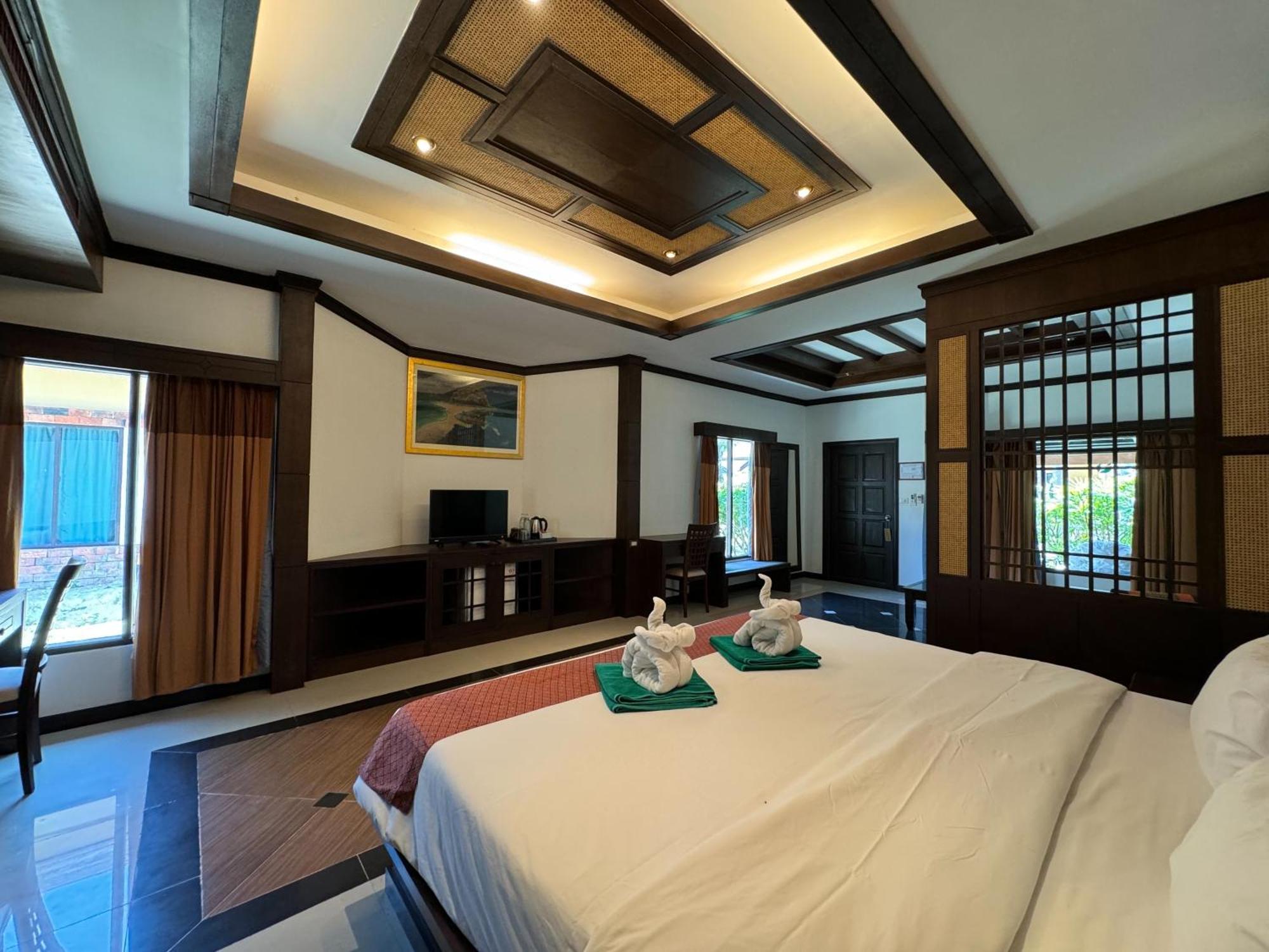 Beach Bungalow At Lanta Resort Ko Lanta Kültér fotó