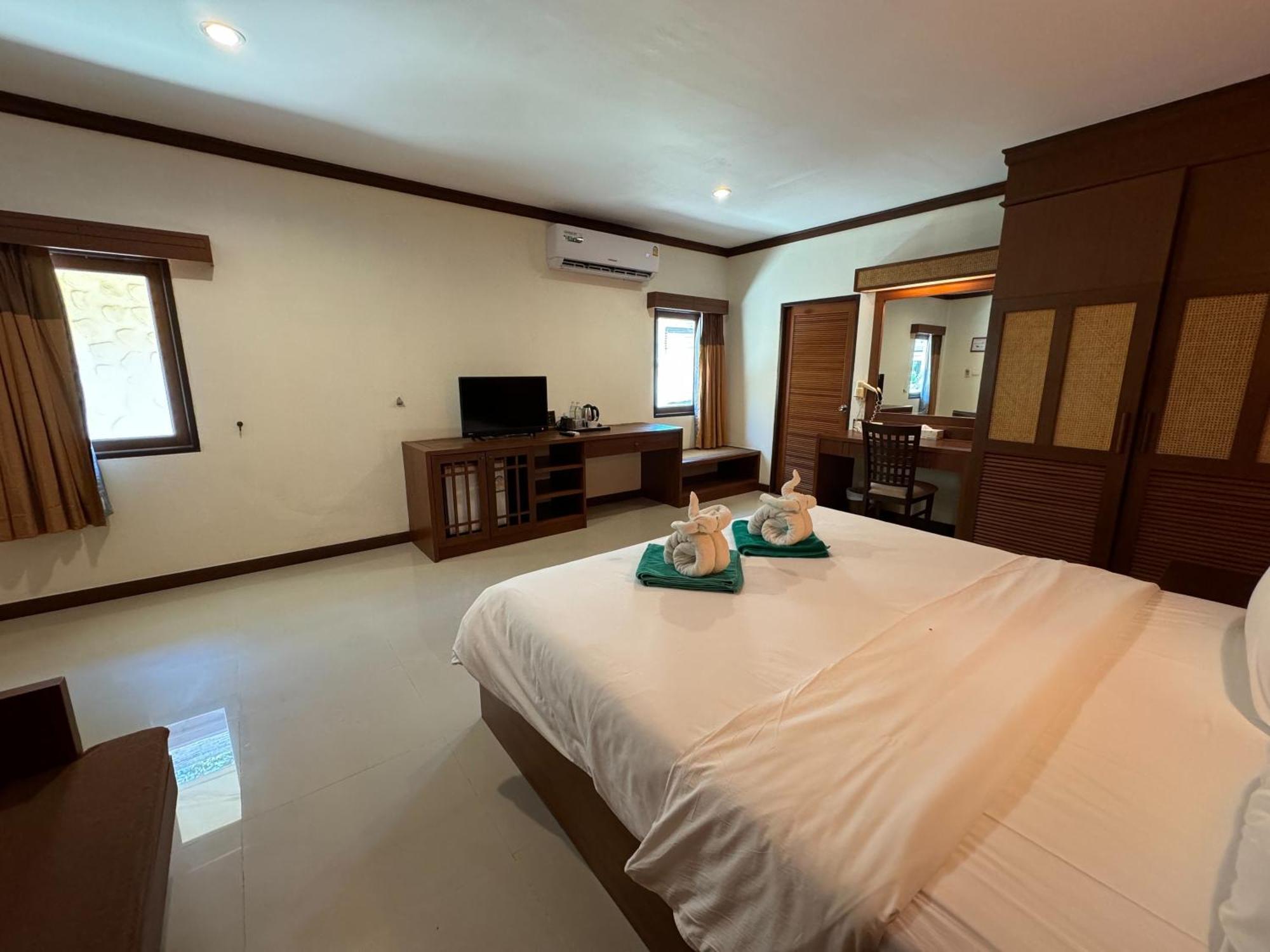 Beach Bungalow At Lanta Resort Ko Lanta Kültér fotó