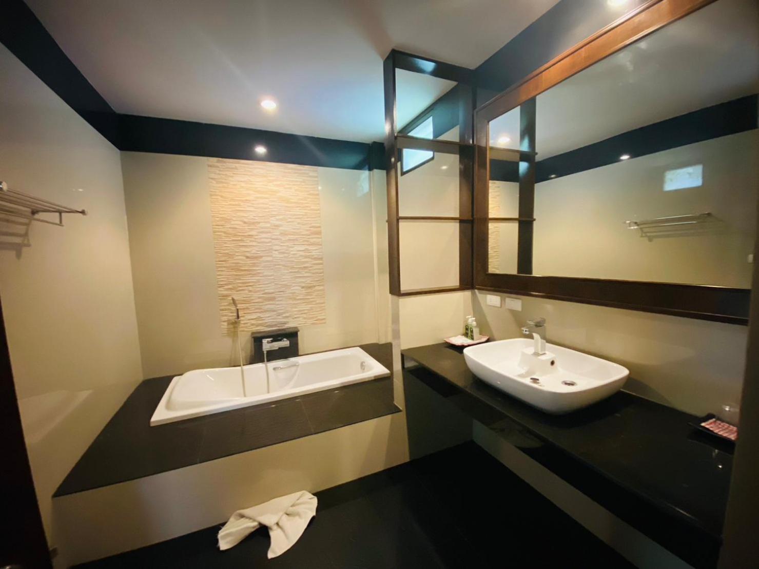 Beach Bungalow At Lanta Resort Ko Lanta Kültér fotó